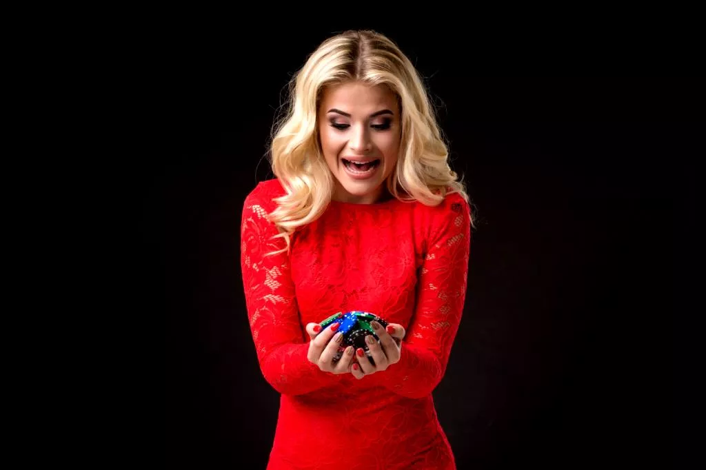 From its striking facade to its exquisite interiors, Batumi Royal Hotel & Casino boasts a fusion of modern elegance and timeless charm.  Notable Features and Architecture